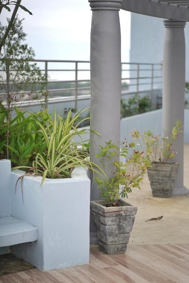Quince Studio W/ Balcony Orochi Staycation Ph At Loop Tower Cdo Cagayan de Oro Luaran gambar